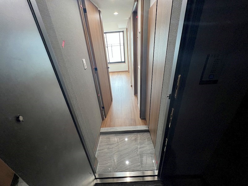 グランカーサ綾瀬 玄関