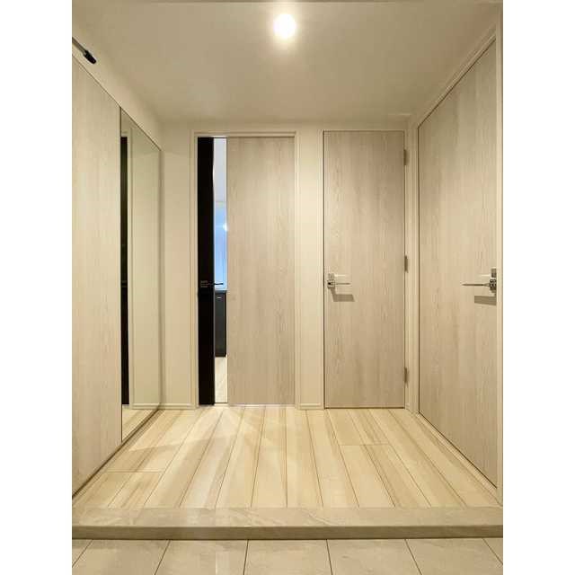 グランカーサ南千住 玄関