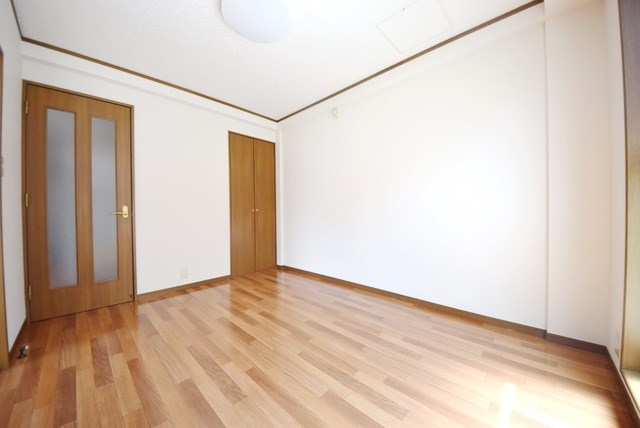 メゾン八千代 ベッドルーム