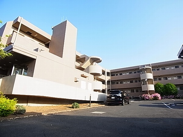 グランシャリオ双伸  205号室 外観