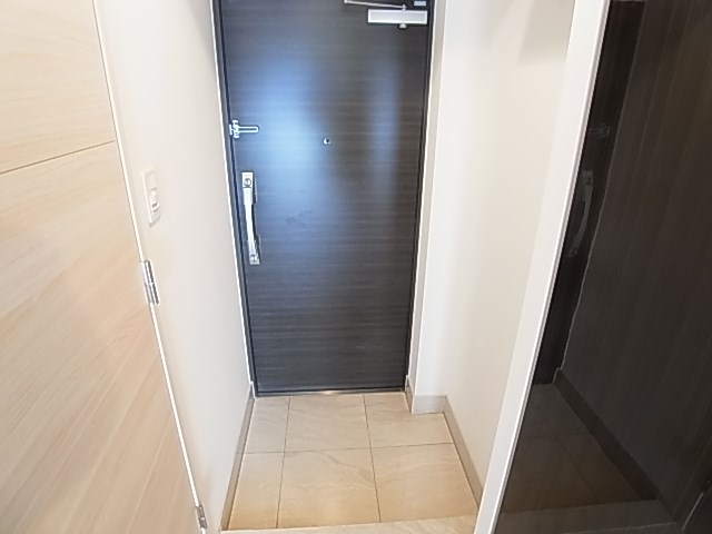 ラフィスタ大師前３ 玄関