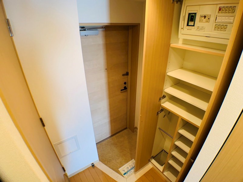 グランフォース綾瀬 玄関