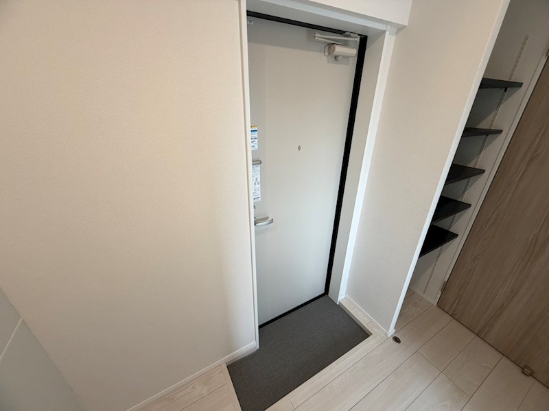 Fiorito六実 玄関