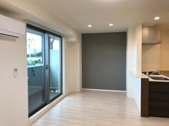 アザレア リビング