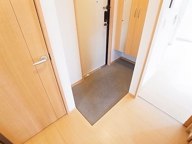 フィオーレ六月 玄関