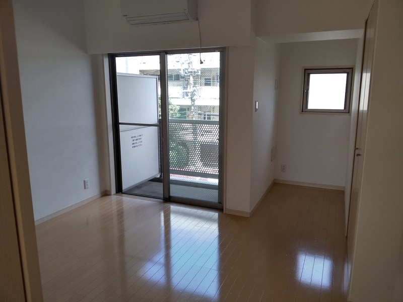 ニューシティアパートメンツ南千住 リビング