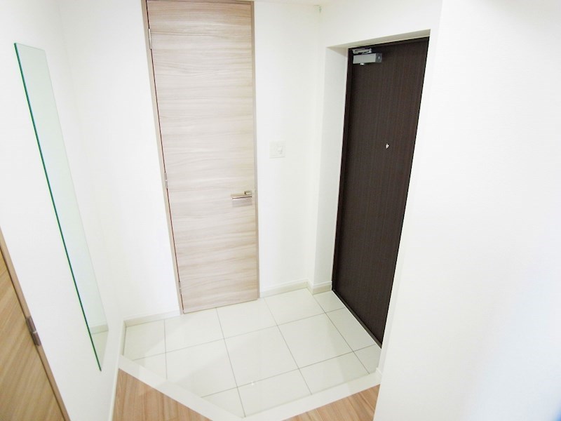 フュージョナル千住緑町 玄関