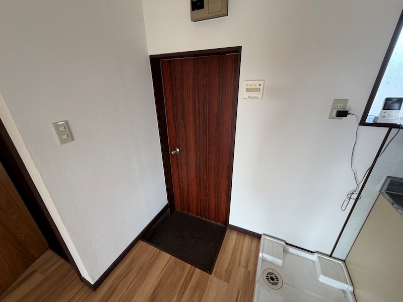 ヤマサイコーポ4号棟 玄関