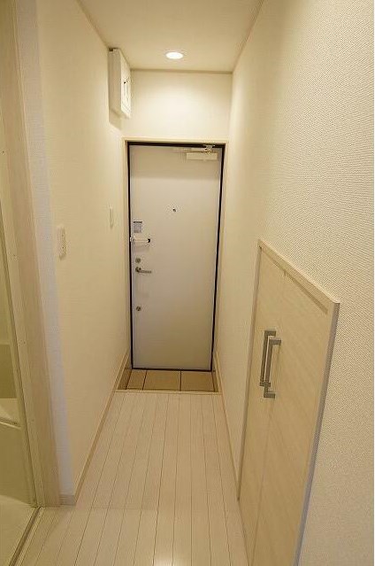 ホームズ千住  玄関