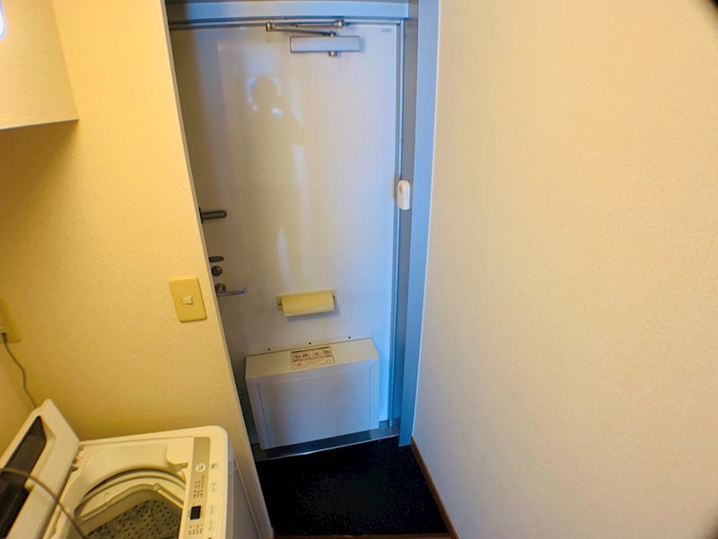 アルケミー逆井 玄関