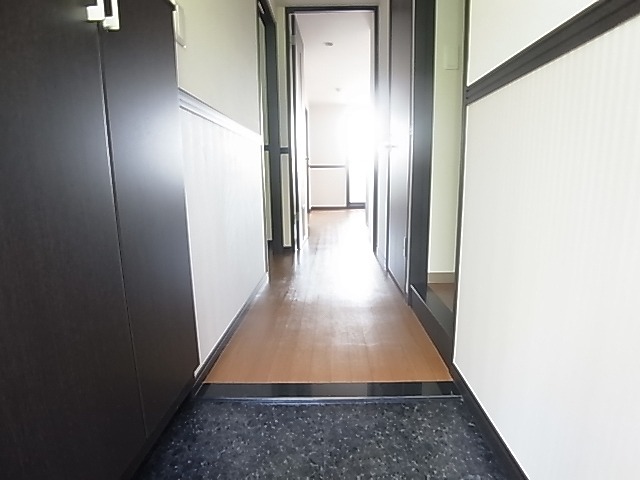 クレアトゥール　エスト 玄関