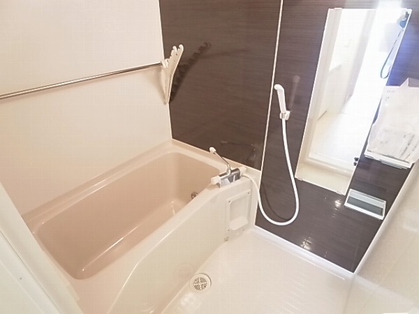 アローフィールドＢ 風呂画像