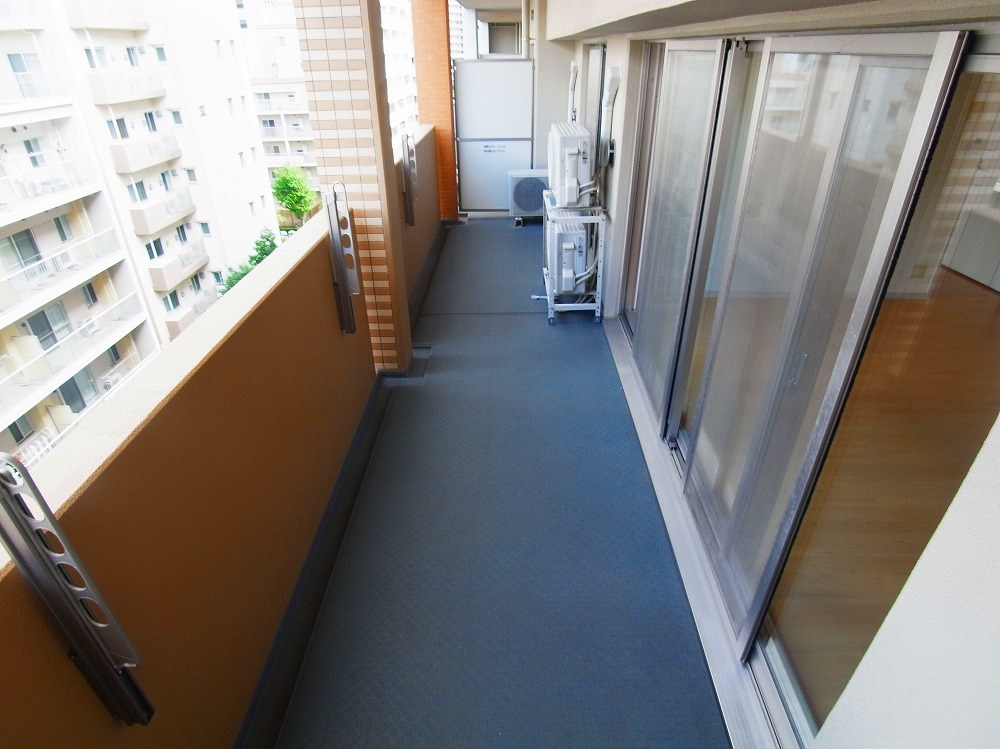 ロイヤルパークス新田 ベランダ