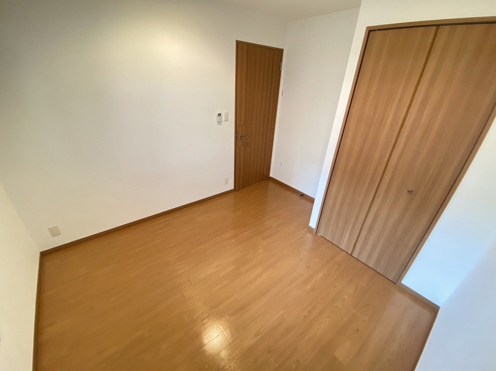 ロイヤルパークス新田 ベッドルーム