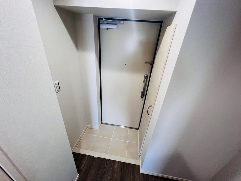 プレール・ドゥーク西新井Ⅲ 玄関