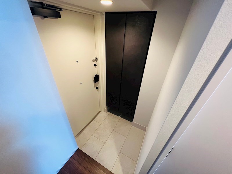 イニシア北千住レジデンス 玄関