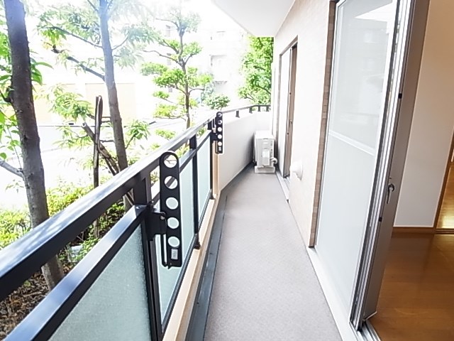 メゾンドボヌール梅島 ベランダ