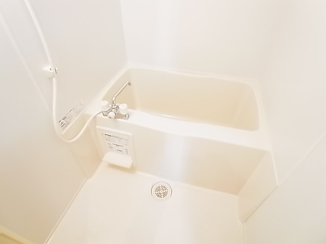 アクシス・ウィル２ 風呂画像