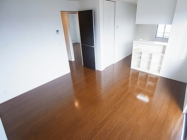 シティ　オブ　フレグランスⅢ リビング