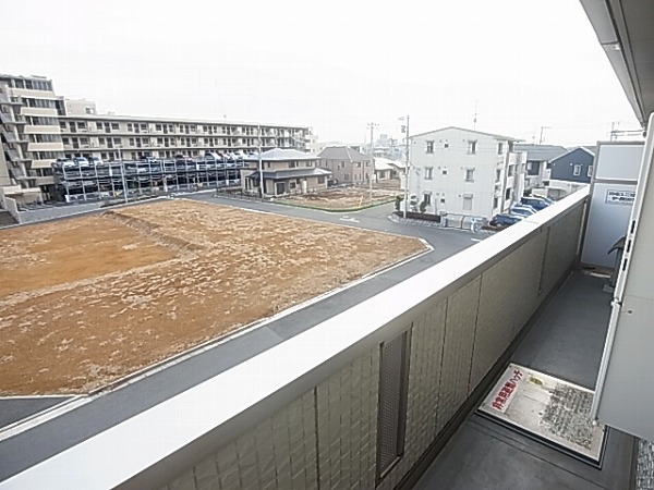 シティ　オブ　フレグランスⅢ ベランダ