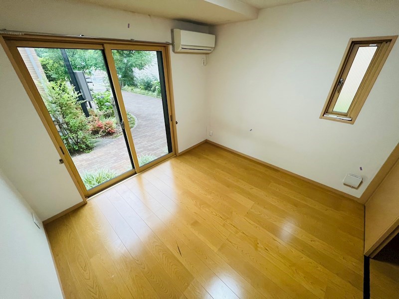 オーナーズガーデン青井　C棟 ベッドルーム