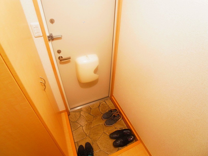 アリエル２ 玄関