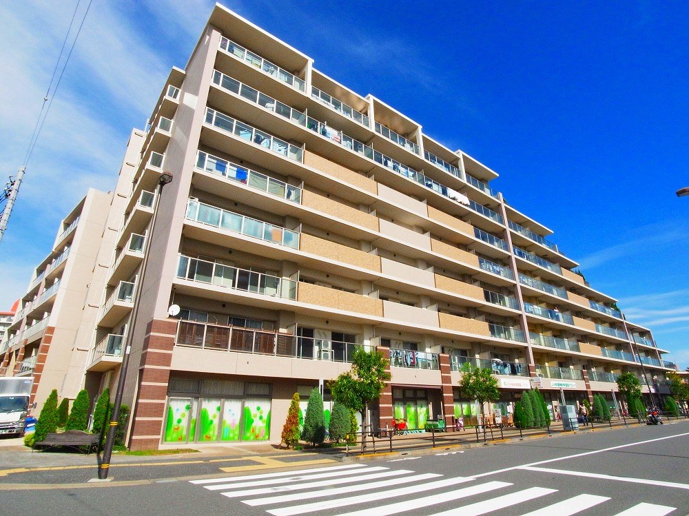 ロイヤルパークス梅島 外観写真