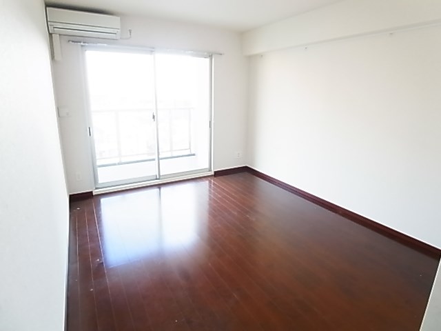 ロイヤルパークス梅島 ベッドルーム