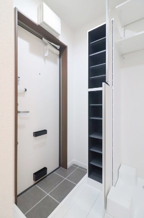 グランクオール青井 玄関