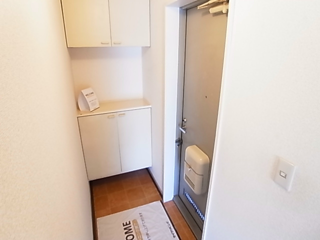 クラウン南流山 玄関