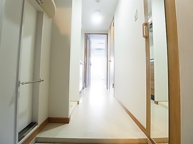 グランフォース綾瀬２ 玄関