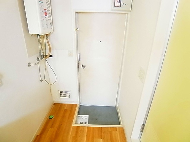 キャピタル北綾瀬A 玄関