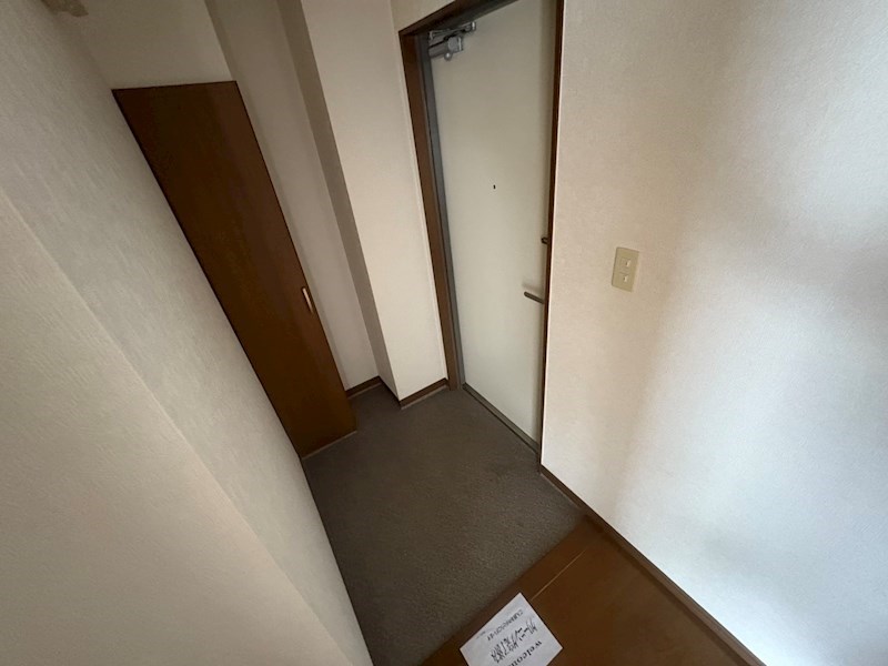 アンプルール　フェールカノン 玄関
