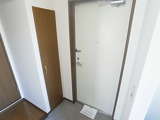 アンプルール　フェールカノン 玄関