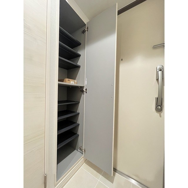 アルファコート五反野 玄関