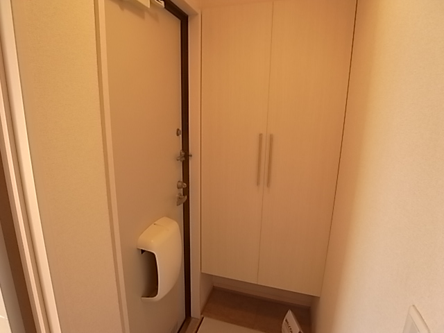 グランモアA棟 玄関