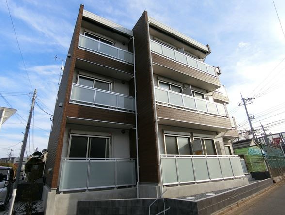 リブリ・ラシーナⅢ 201号室 外観