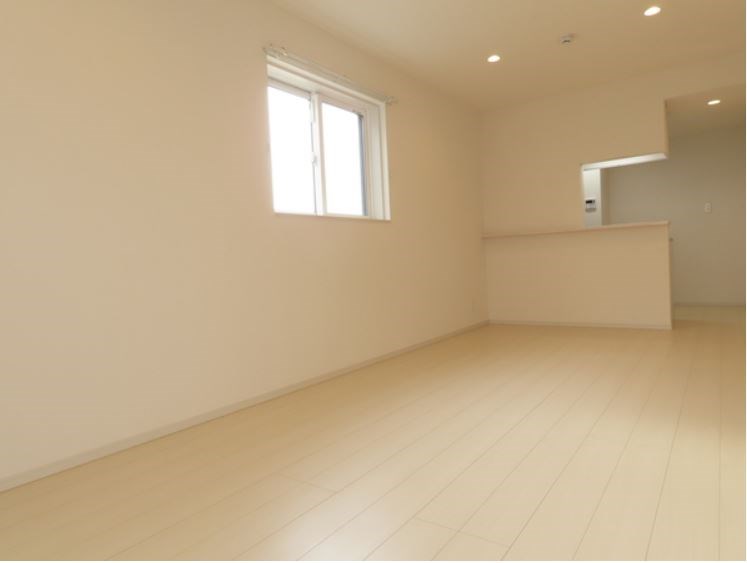 リブリ・June KALUNASIA リビング