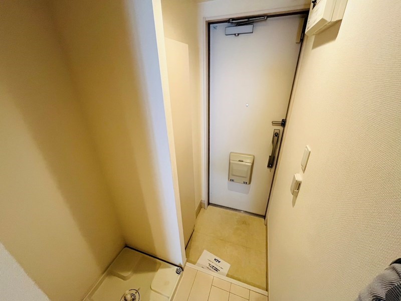 リブリ・ＡＬＢＥＲＯ 玄関