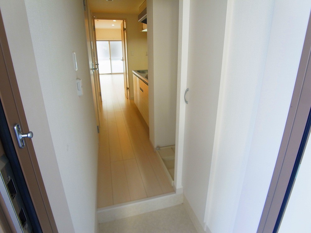 リブリ・東保木間 玄関