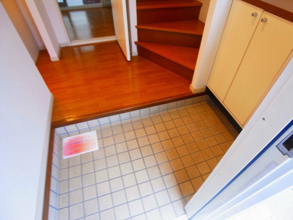 グリーンハイツ岡田Ⅱ号棟 玄関