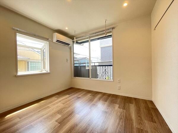 ヴィラ・アルピナ  リビング