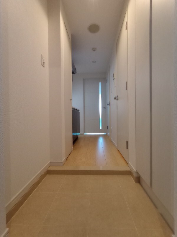 Rising place北千住 玄関