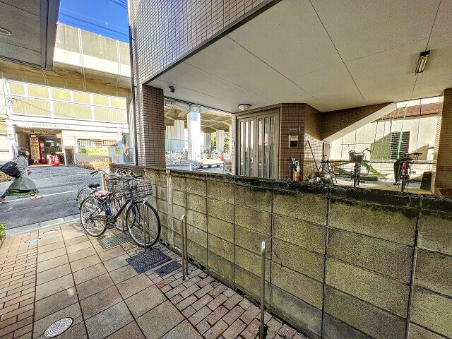 La Base Secrete  その他外観2