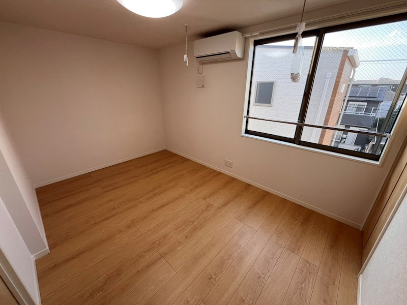 津川サンライト足立 ベッドルーム