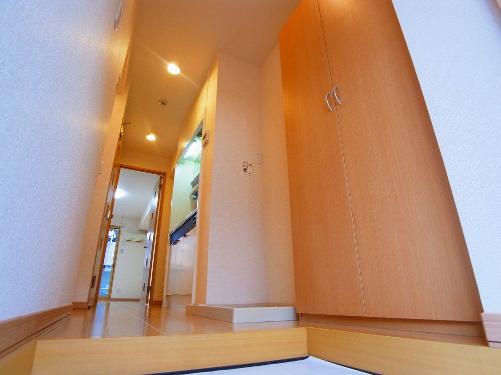 ルミエール(南花畑) 玄関