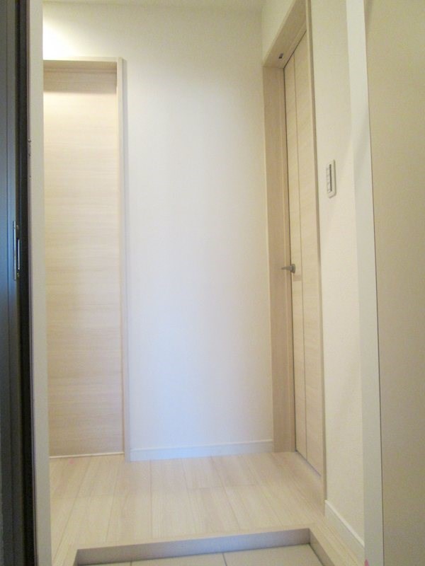 NS-GATE 青井 first stage 玄関