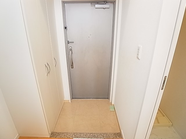 プライムアーバン千住 玄関