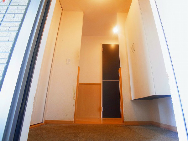 フローラルＡ 玄関