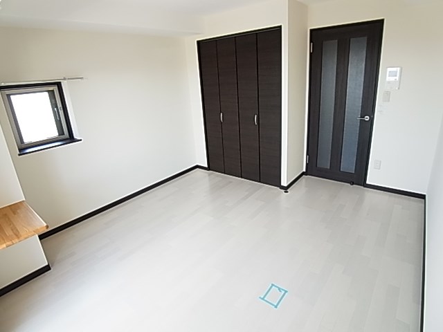 リヴェールタワー綾瀬 リビング